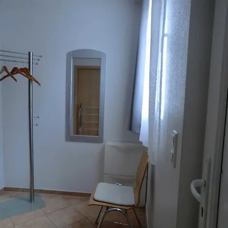 Koch Apartment *